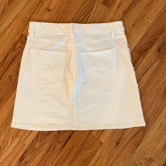 Banana Republic white jean skirt - Picture 4 of 4